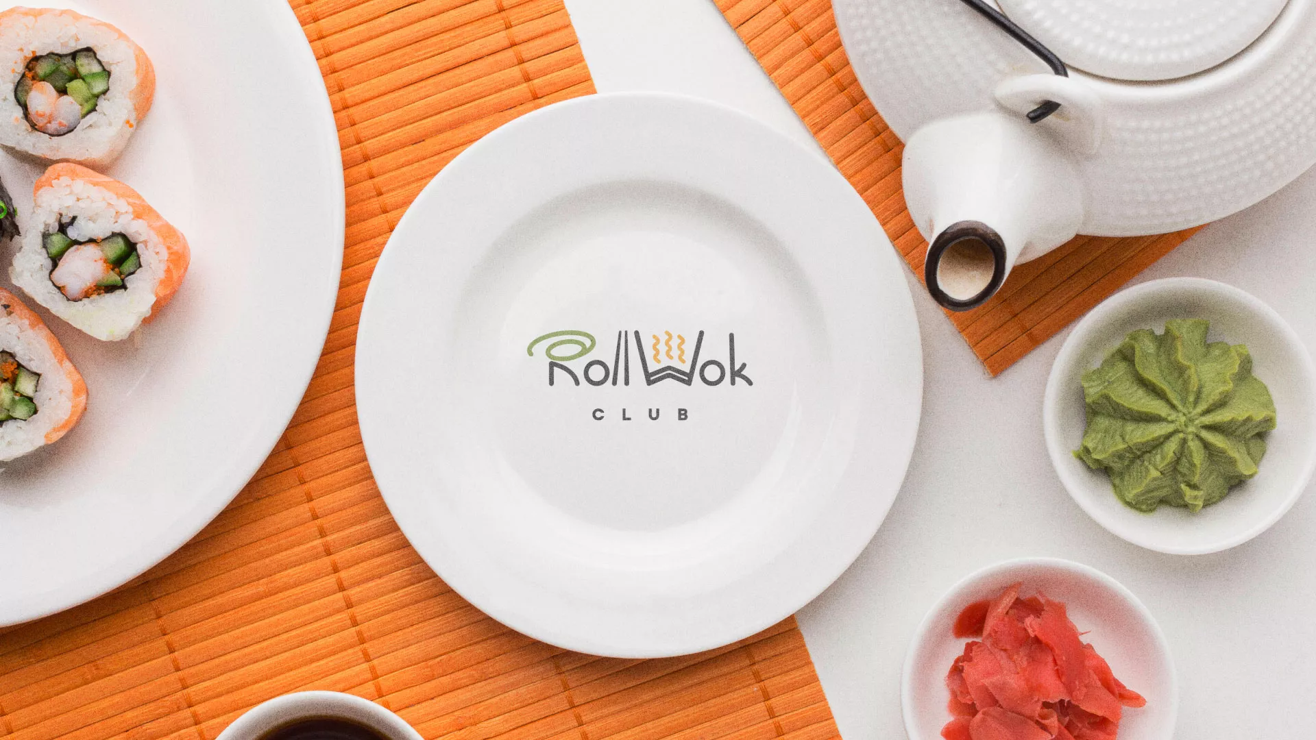 Разработка логотипа и фирменного стиля суши-бара «Roll Wok Club» в Болгаре